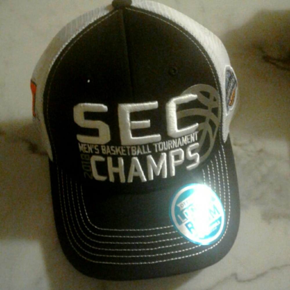SEC Men's Basketball 2018 Champs- White&Black